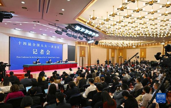 秦剛答記者問 新華社記者 李鑫 攝.jpg 秦剛答記者問 新華社記者 李鑫 攝.jpg